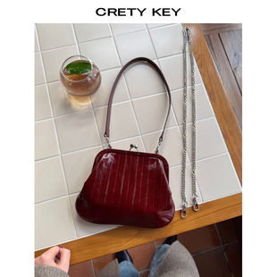 2026新款酒渍红头层牛皮夹子口金包女复古百搭高级感单肩斜跨包包