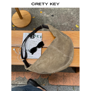 2025新款磨砂麂皮牛角包头层植鞣牛皮饺子包女大容量单肩斜挎包包