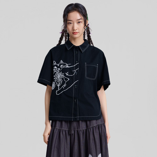 MOVEUP幻走2026春季新款.FUN系列纯棉翻领绣花弧形下摆短款衬衫女