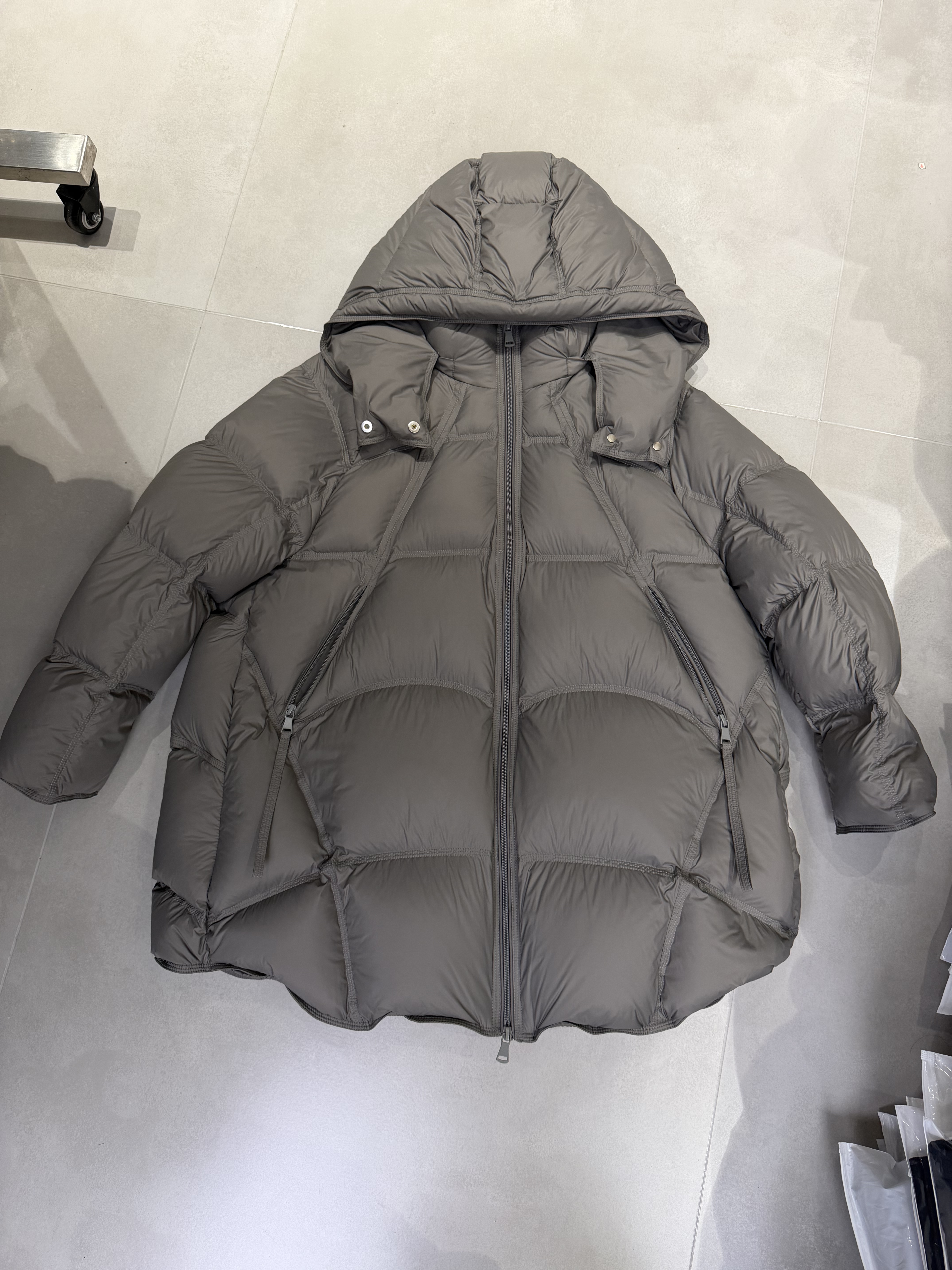 25冬季新款连帽羽绒服女韩版宽松显瘦加厚保暖设计感菱形格面包服