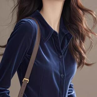 2025冬季高端欧货洋气轻奢高级感独特别致漂亮减龄绿色丝绒衬衫女