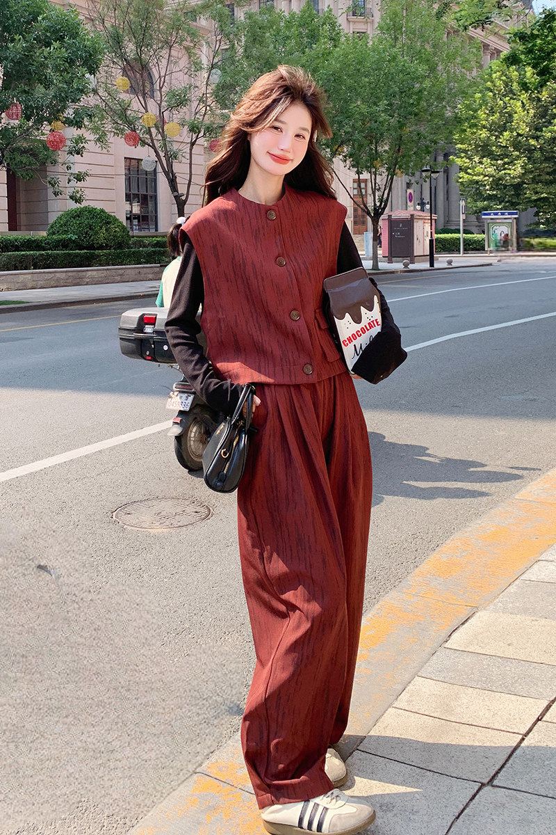 大货，春款酒红色休闲三件套2C355-6203-P165-K268,女装套装/套裙,2C355