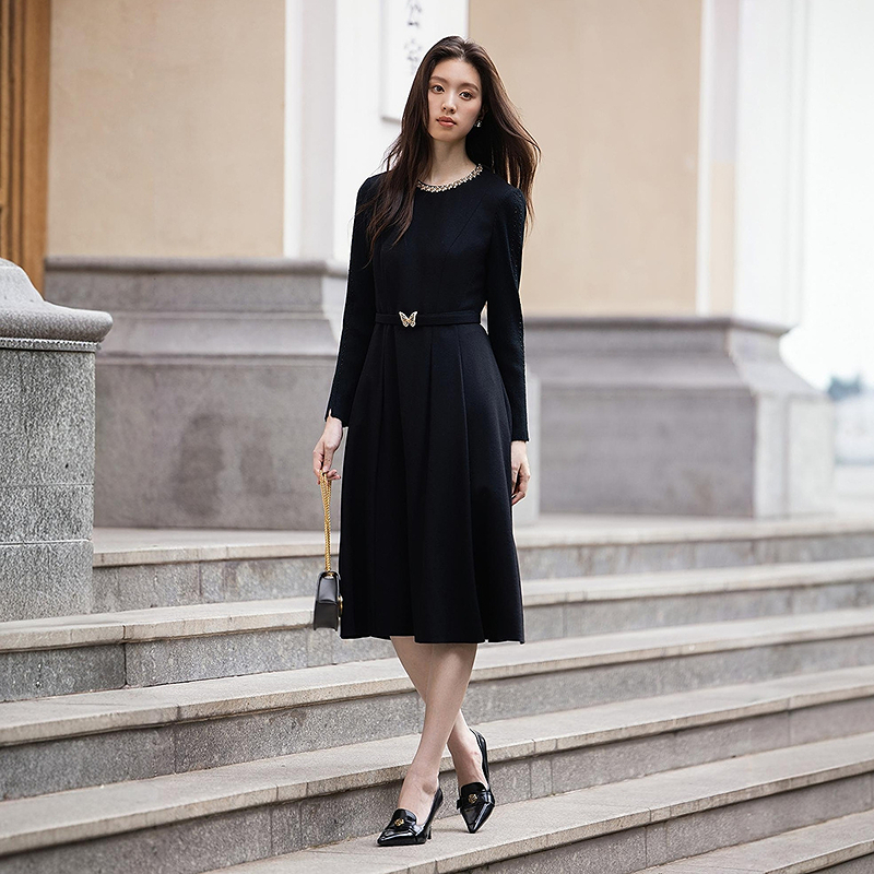 珂莱同款优雅赫本风羊毛连衣裙女