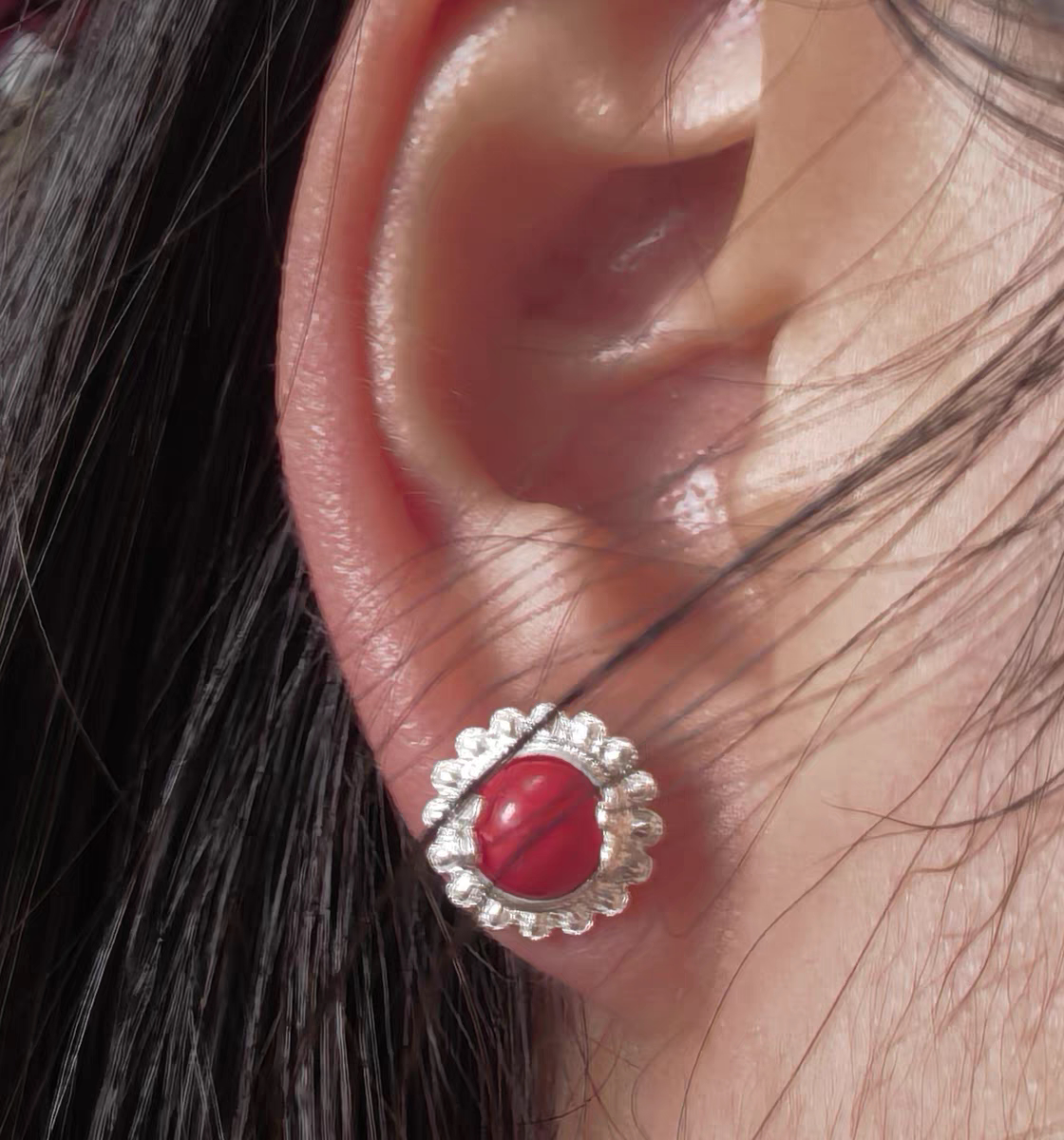 彝阿朵凉山彝族纯银纯手工耳钉红珠小银花藏式少数民族风耳环新款