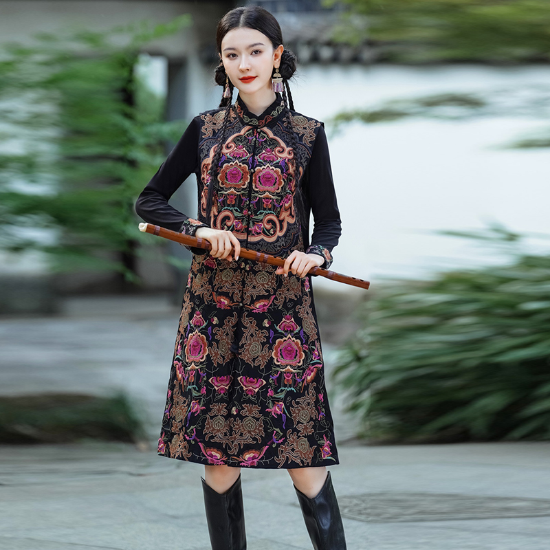 秋装民族风新中式中长款重工绣花马夹外套女立领复古马甲风衣大衣