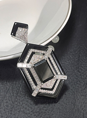 珠宝黄金万黑骑士情侣墨翠吊坠