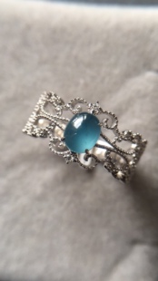 【赏】木易日辰 天然翡翠A货高冰蓝水蛋面18k金复古宽蕾丝戒指