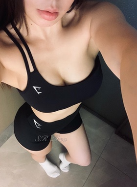 Asuxw 新款鲨鱼斜肩运动文胸短裤套装女单肩美背瑜伽服健身背心