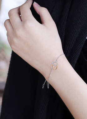 S925银手链女轻奢小众设计甜美小香风爱心锆石心心相连桃心形手饰