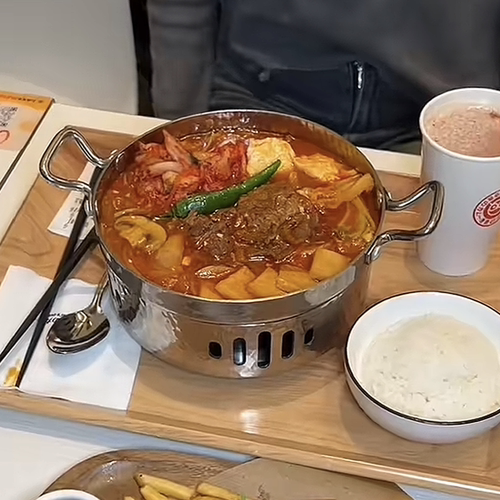 池奈同款泡菜牛肉锅暖汤炉冬阴功