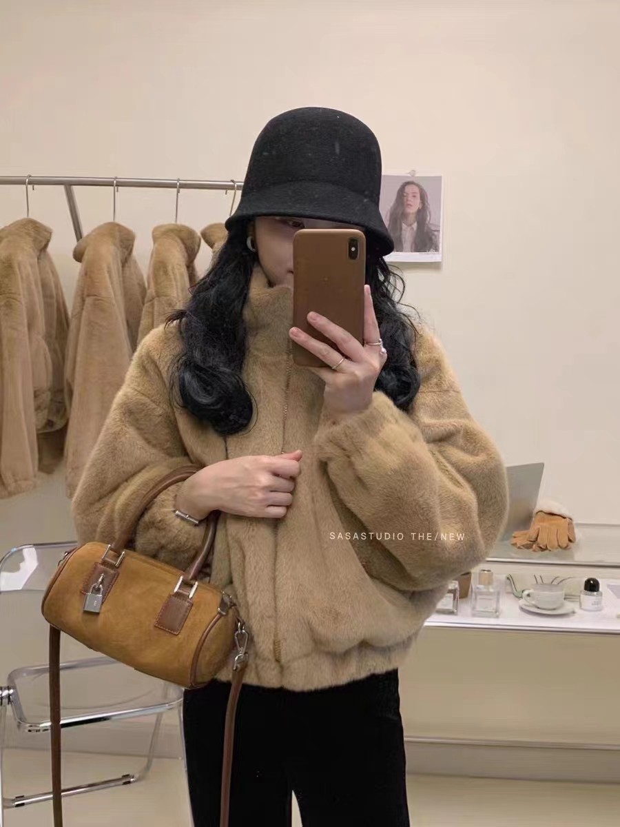 2025年秋冬季新款羊羔毛外套女毛绒上衣宽松立领短款加棉加厚棉服