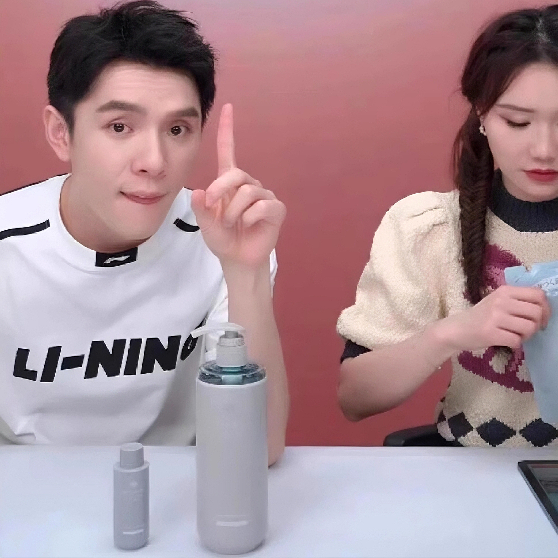 温泉柔顺滋养护发素洗发水