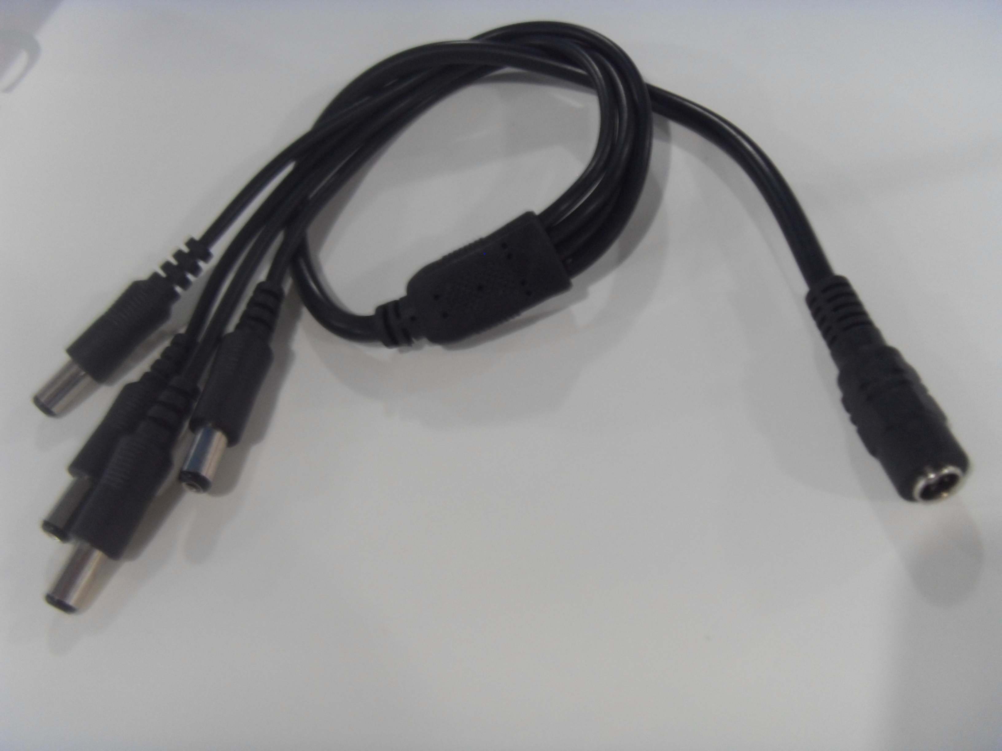 一拖四监控电源线电源线