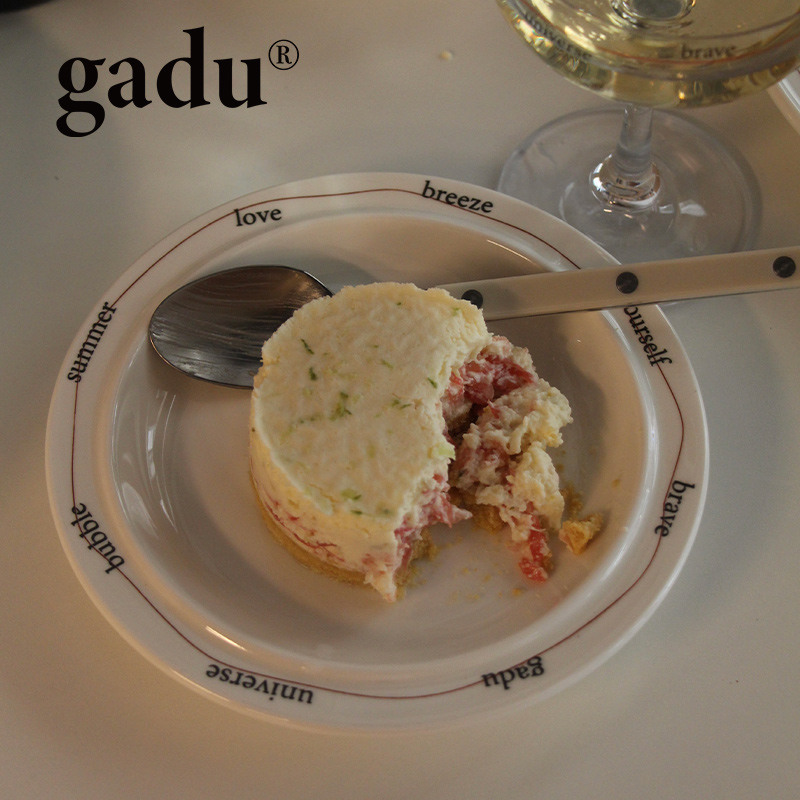 gadu甜品盘原创设计字母线条红色