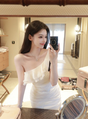CHU小初/恋恋日记/古早言情小说女主 温柔显瘦斜肩连衣裙
