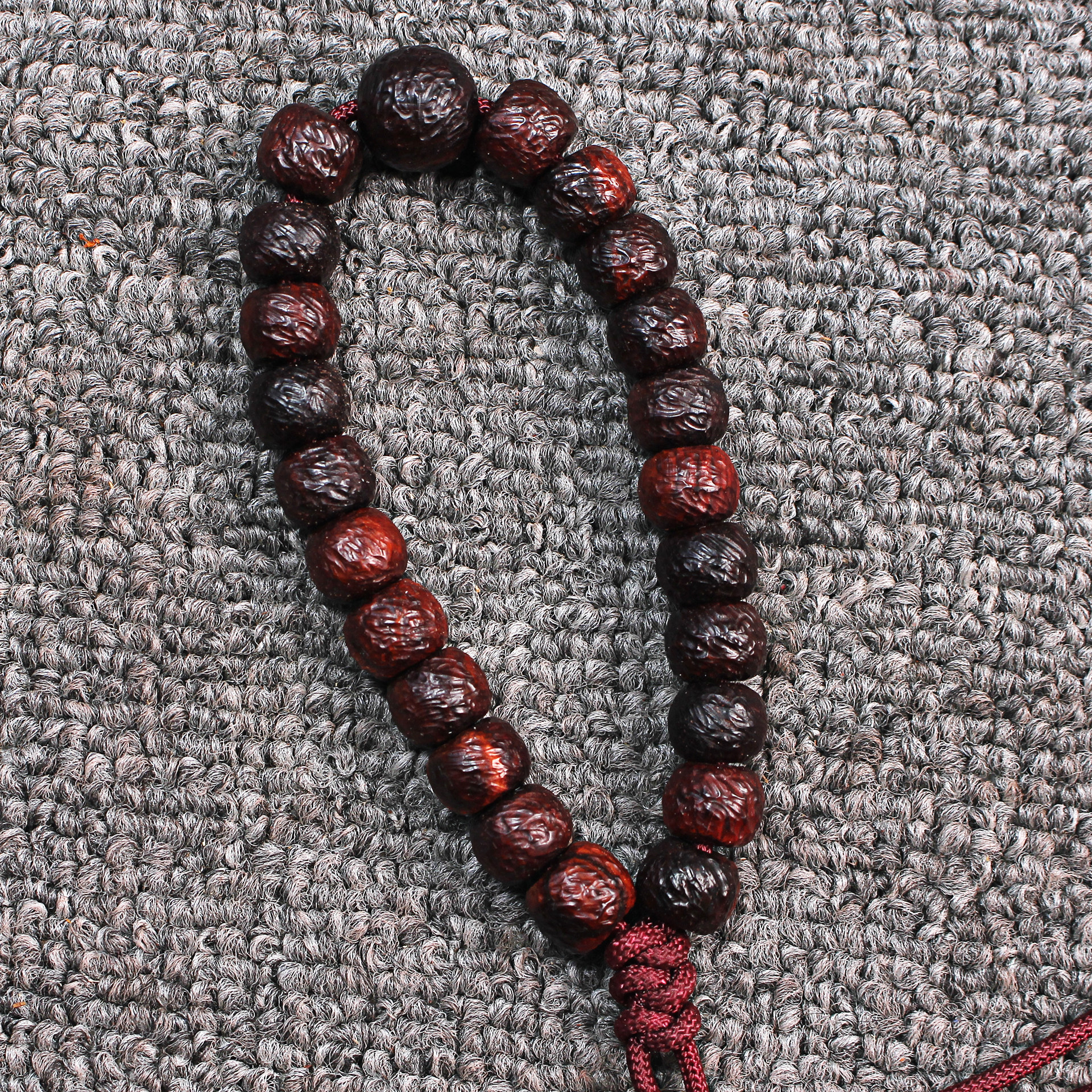 藏式手持印度小叶紫檀手工雕刻黑飘红芝麻火焰纹老料12毫米23颗,饰品/流行首饰/时尚饰品新,紫檀,淘宝优惠券,粉丝福利购,淘宝优惠卷