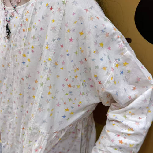 4video复古碎花星星ins风连衣裙