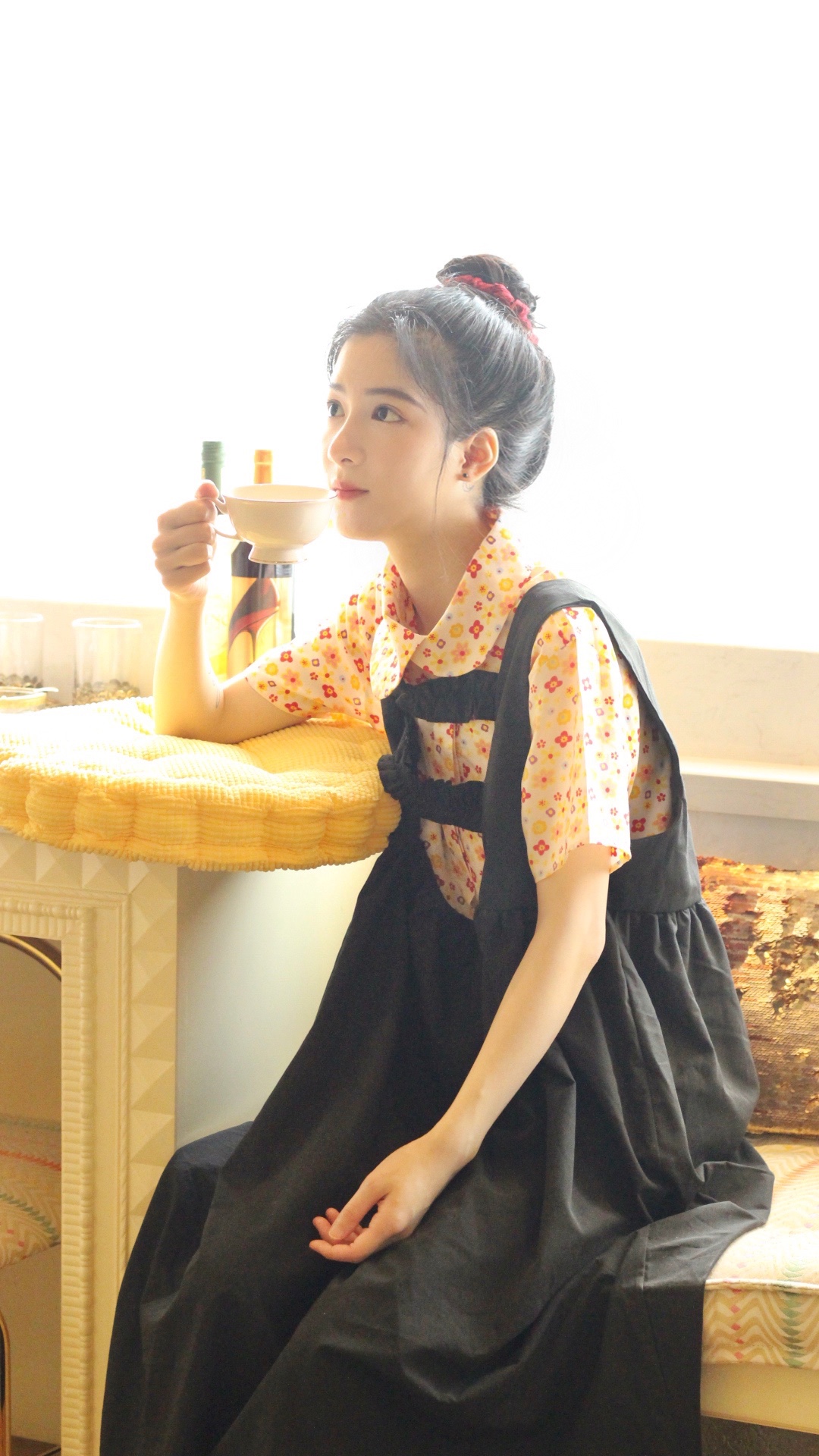 4video自制 学生妹or乖乖小女生or可爱npy 黄花花衬衫 黑色连衣裙