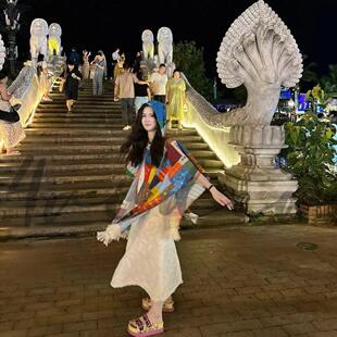 4video自制 超te别小众纯棉民族风彩色拼块图腾碎花连帽流苏披肩