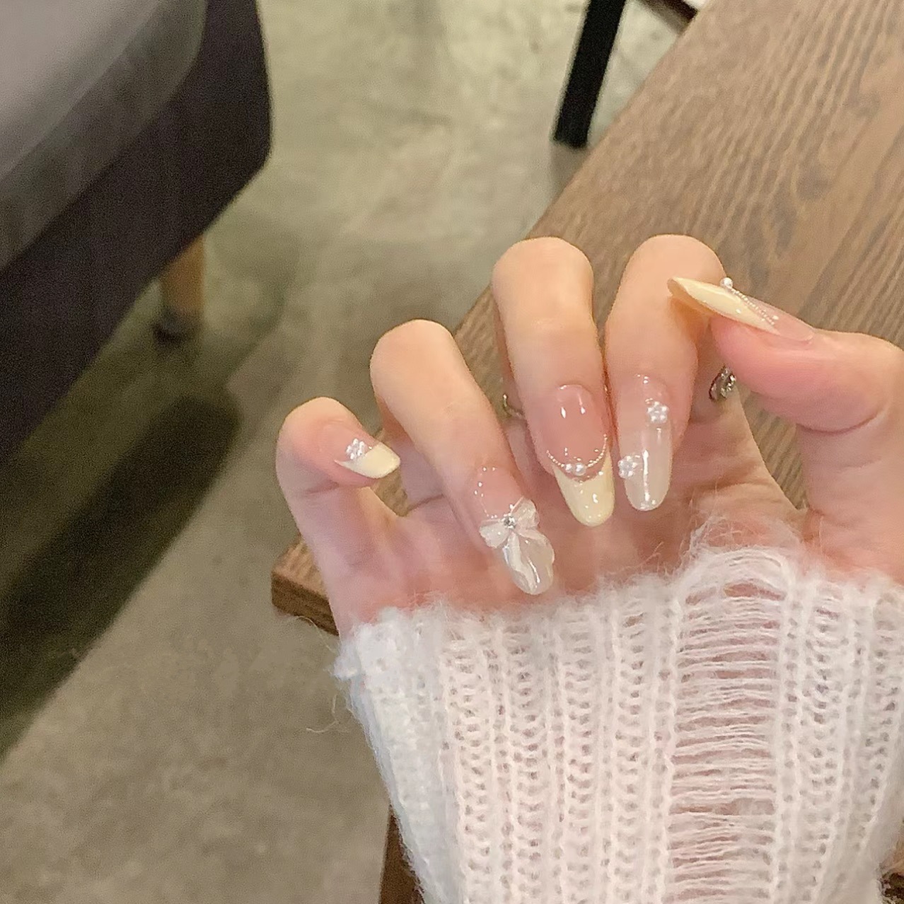 花环珍珠法式冰糯蝴蝶结珍珠纯手工穿戴可拆卸光疗显白可爱美甲