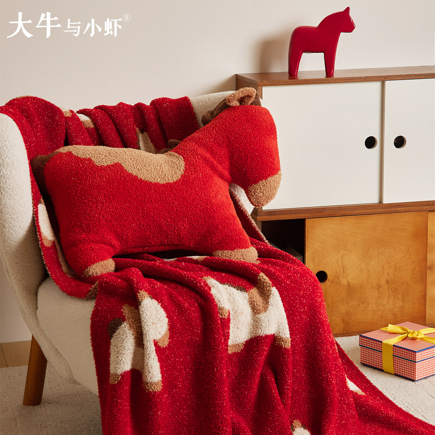 幸福小红马2026新年红抱枕喜庆氛围感半边绒毯子客厅沙发靠枕装饰,居家布艺,靠垫/抱枕,淘宝优惠券,粉丝福利购,淘宝优惠卷