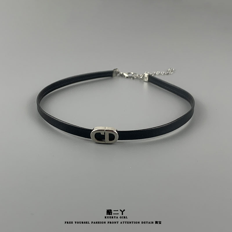 高级感锁骨链女字母项链脖领甜酷