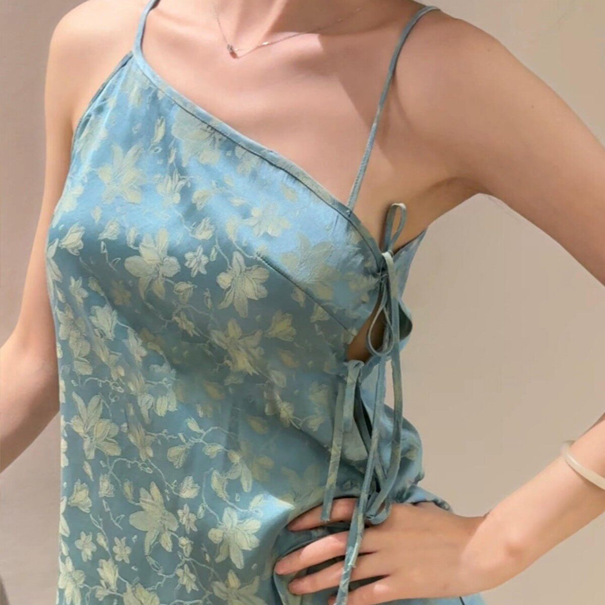 新中式高级感提花冰丝睡衣女新款夏季吊带长裤家居服亲肤舒适套装