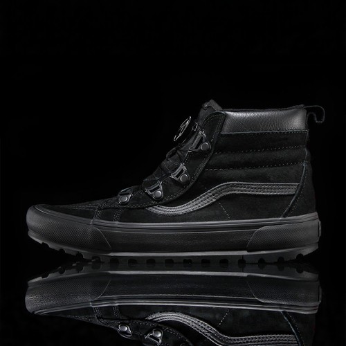 VANS冬季经典黑加厚板鞋高帮39码