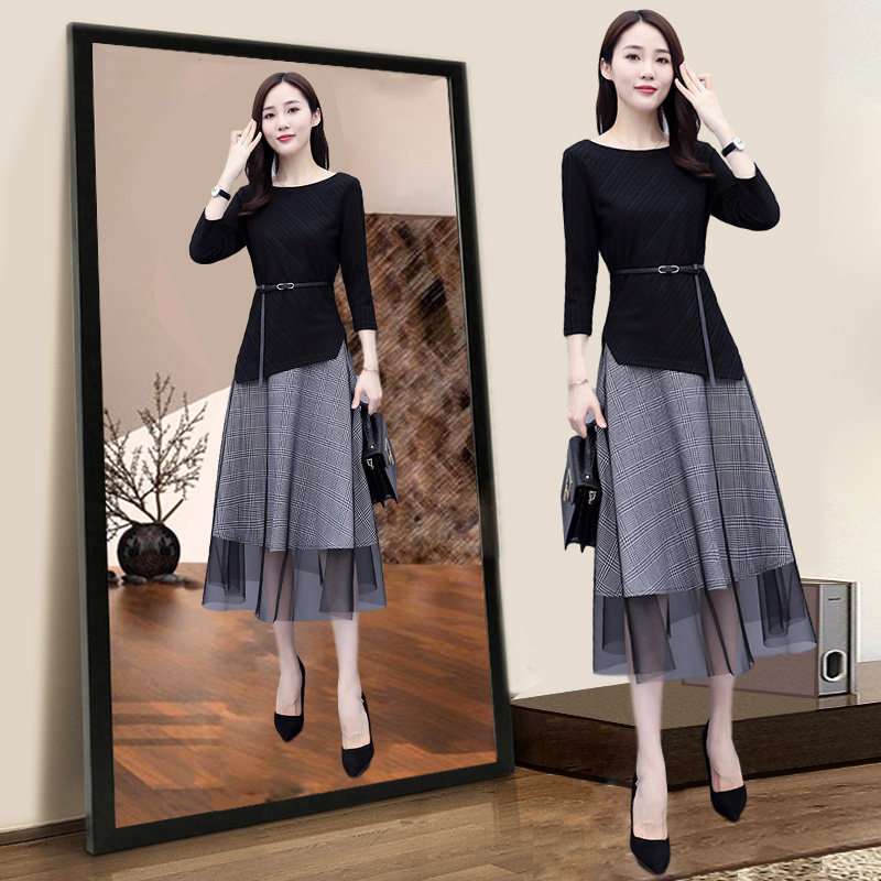 莫吉秋装2020年新款法式收腰显瘦气质针织a字网纱两件套连衣裙女