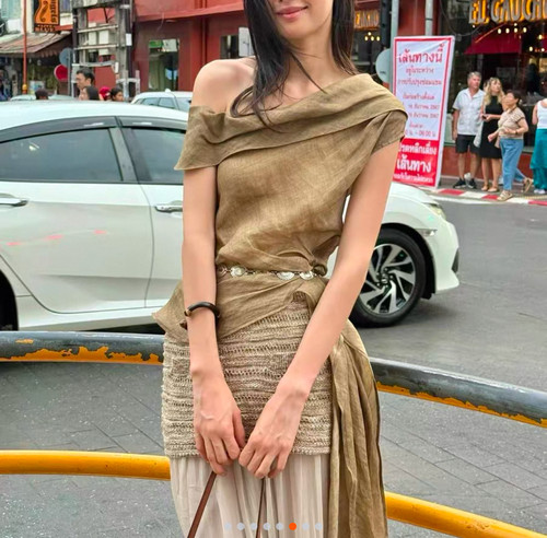 Cello 25春夏新款 深咖色苎麻斜肩飘带上衣斜肩无袖背心