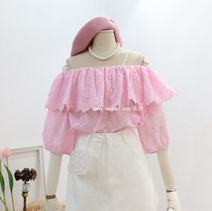 粉色荷叶边高级定染娃娃衫2026夏季法式一字领刺绣花朵仙气蕾丝衫