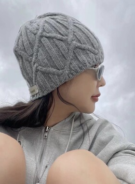 ins博主同款秋冬针织瓜皮帽百搭保暖毛线护耳冷帽女潮显脸小新