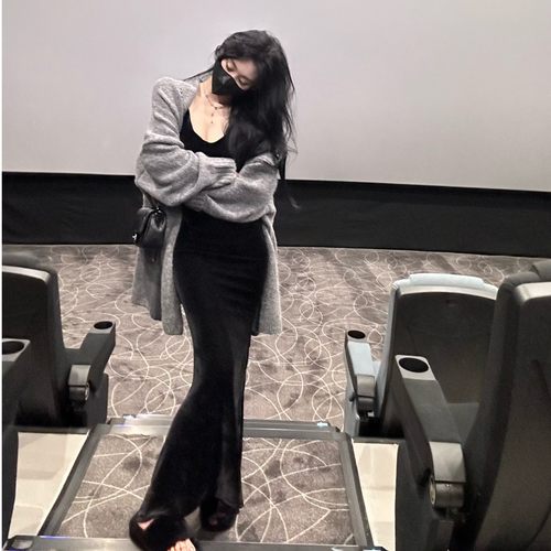 丝绒吊带鱼尾长裙灰色针织开衫