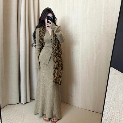 V领针织掐腰套装裙女秋冬慵懒风辣妹显瘦毛衣软糯半身长裙两件套