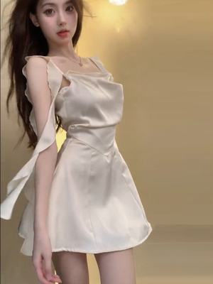 缎面连衣裙女夏露思同款裙子