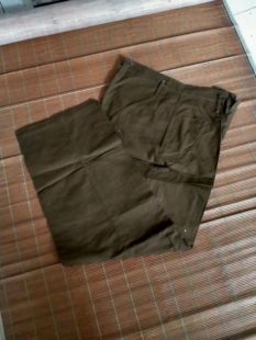 60年的深土黄色平纹棉布裤子58式