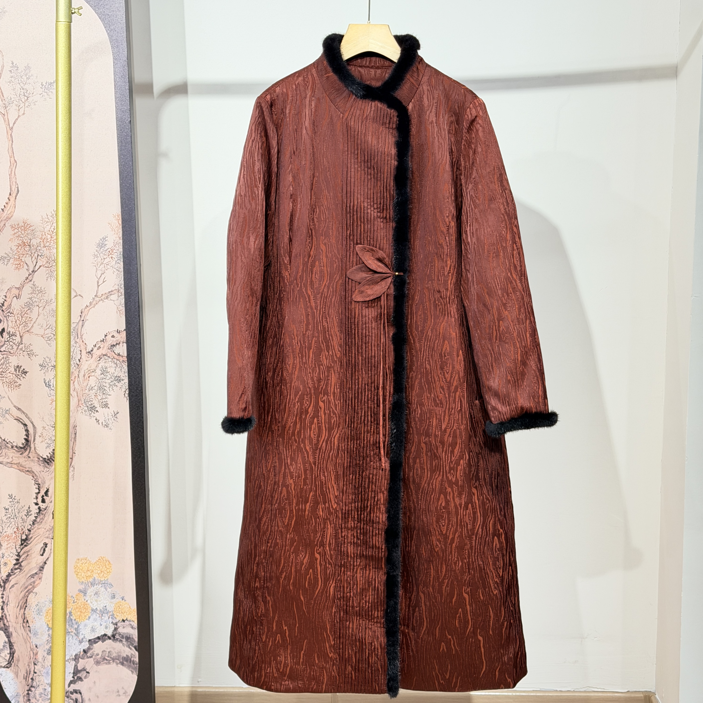 新中式高端鹅绒服妈妈冬装外套2025新款毛领加厚长款羽绒服外套女