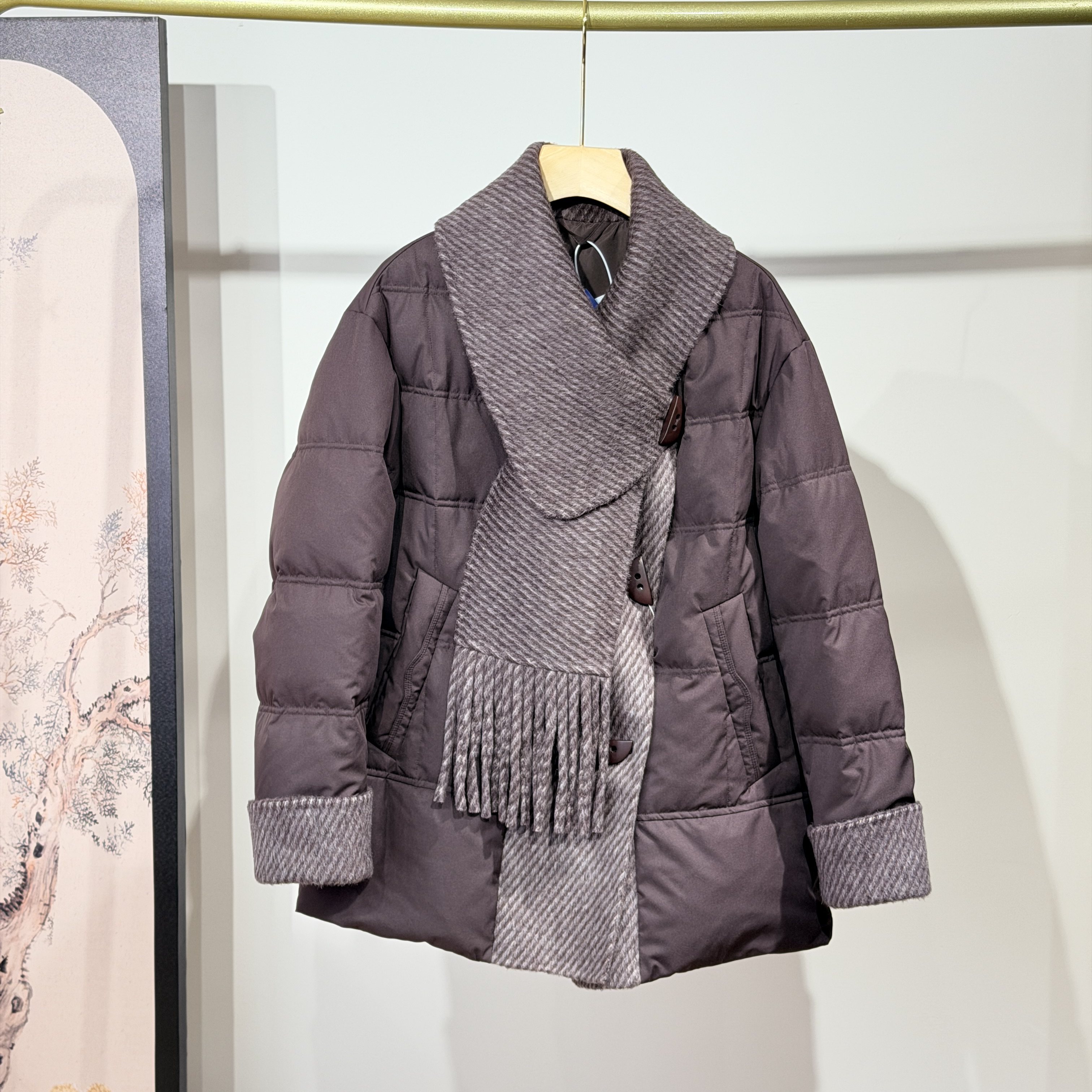 欧货2025冬款月牙扣羊毛呢流苏围巾款时尚小个中长羽绒服