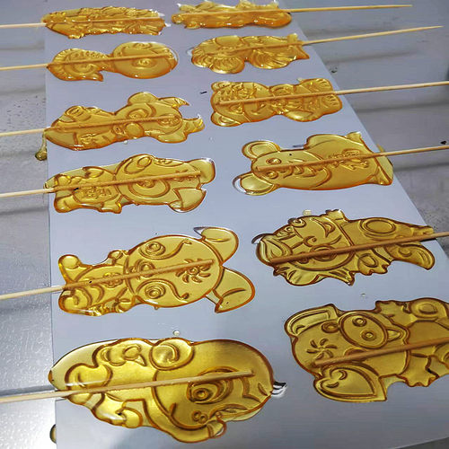 成品手工糖画新品哪吒拉布布麦芽糖糖人儿童大小号棒棒糖批发摆摊
