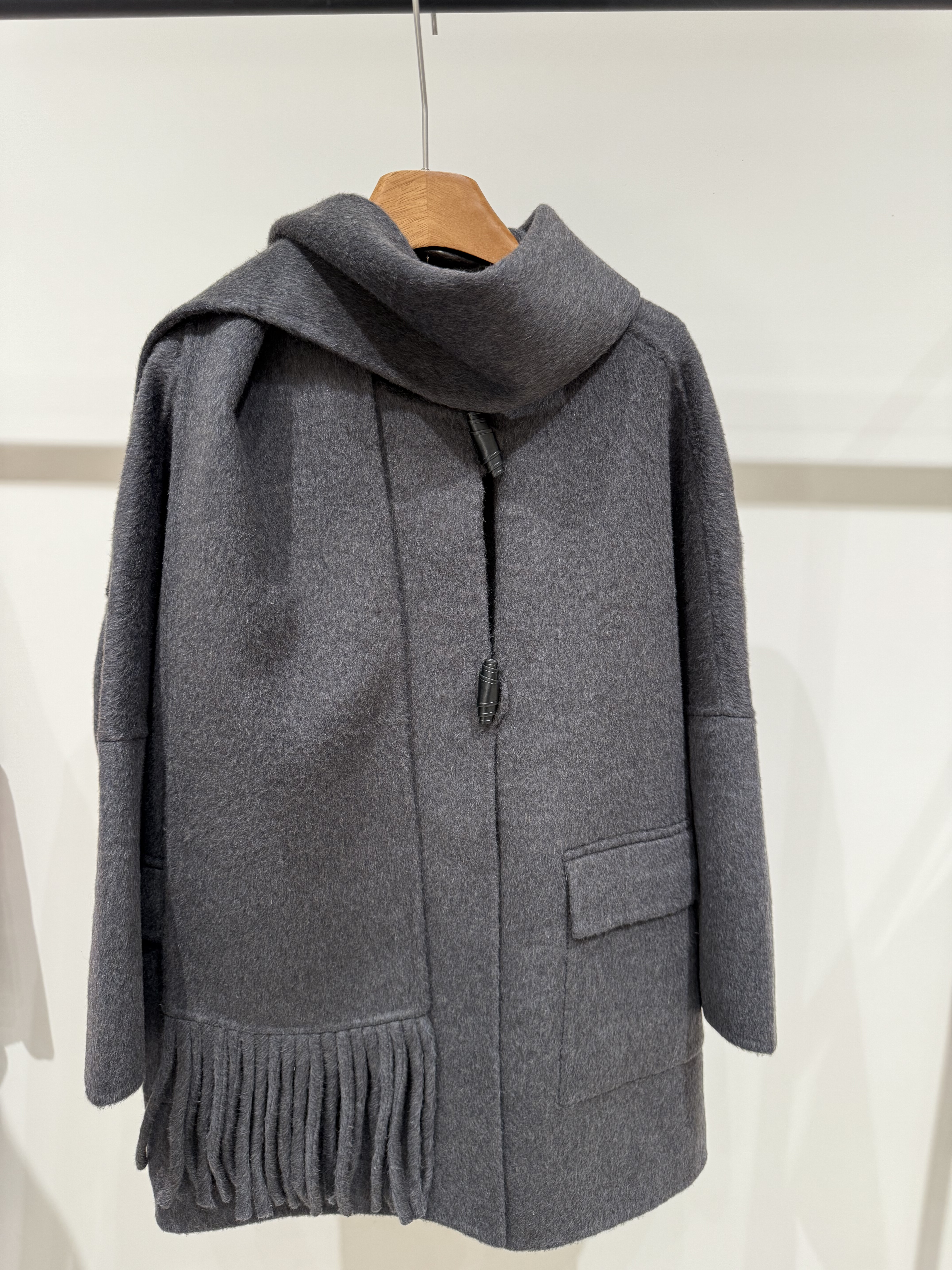 深圳主z原创品牌2025新款冬时尚百搭休闲显瘦气质羊毛大衣短外套