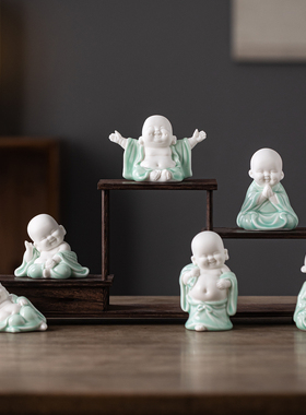 精品陶瓷招财开心弥勒佛小摆件办公室桌面博古架青瓷笑佛像装饰品