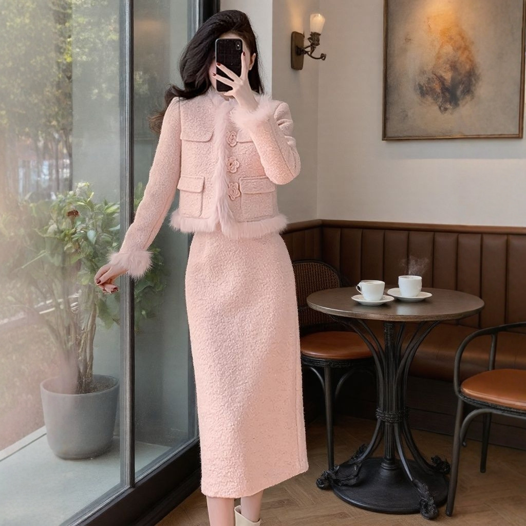 52088冬季小香风大码羽绒服套装女加厚保暖高端毛毛拼接短款外套