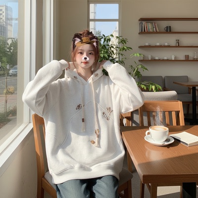 日系时尚松鼠刺绣百搭连帽卫衣女秋冬大码加绒加厚复古宽松外套