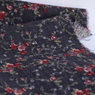藏青色底红色小花印花复古亚麻布料纯麻田园风布包连衣裙童装面料