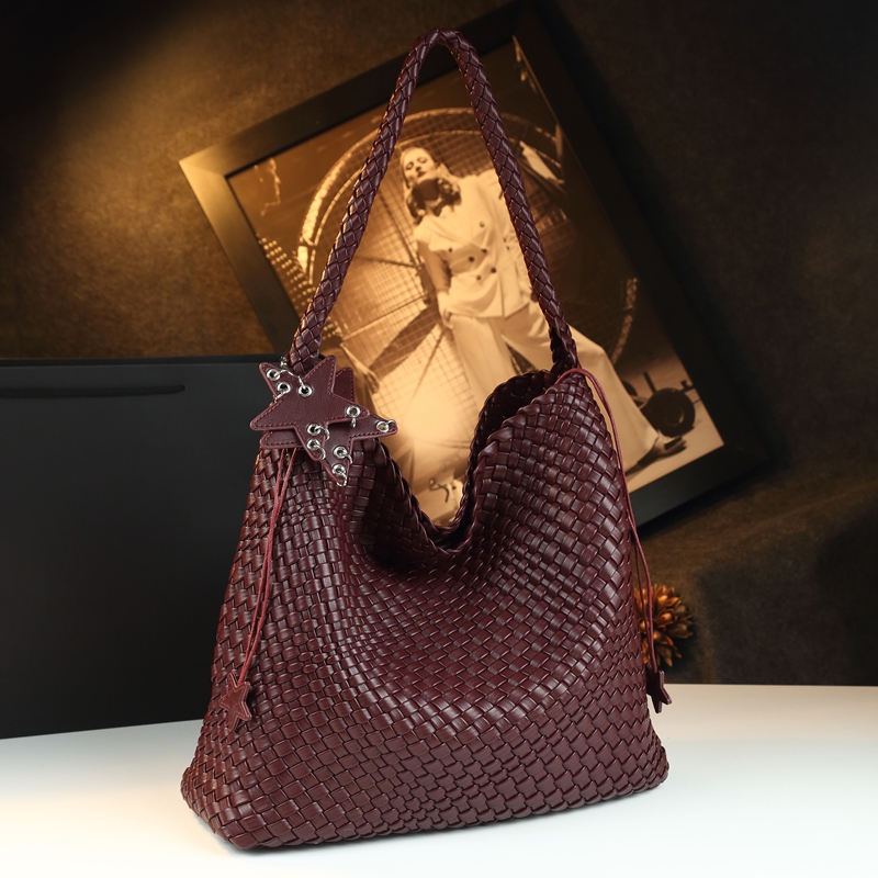 编织单肩大包包女2025新款时尚设计真皮大容量托特包休闲腋下包潮
