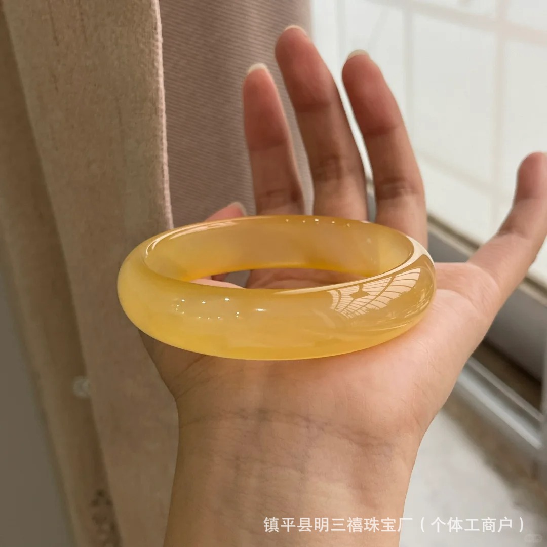 天然黄龙玉手镯女款云南石英岩玉镯子玉冰种和田玉黄翡翠平替