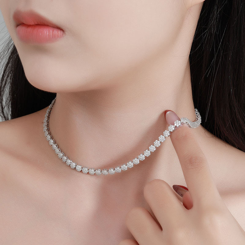 梅花形设计莫桑钻纯银女士项链