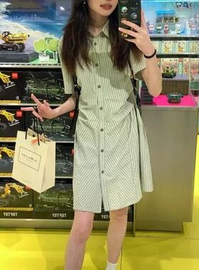 绿色条纹polo连衣裙2026新款女夏季小个子收腰设计感小众衬衫裙子