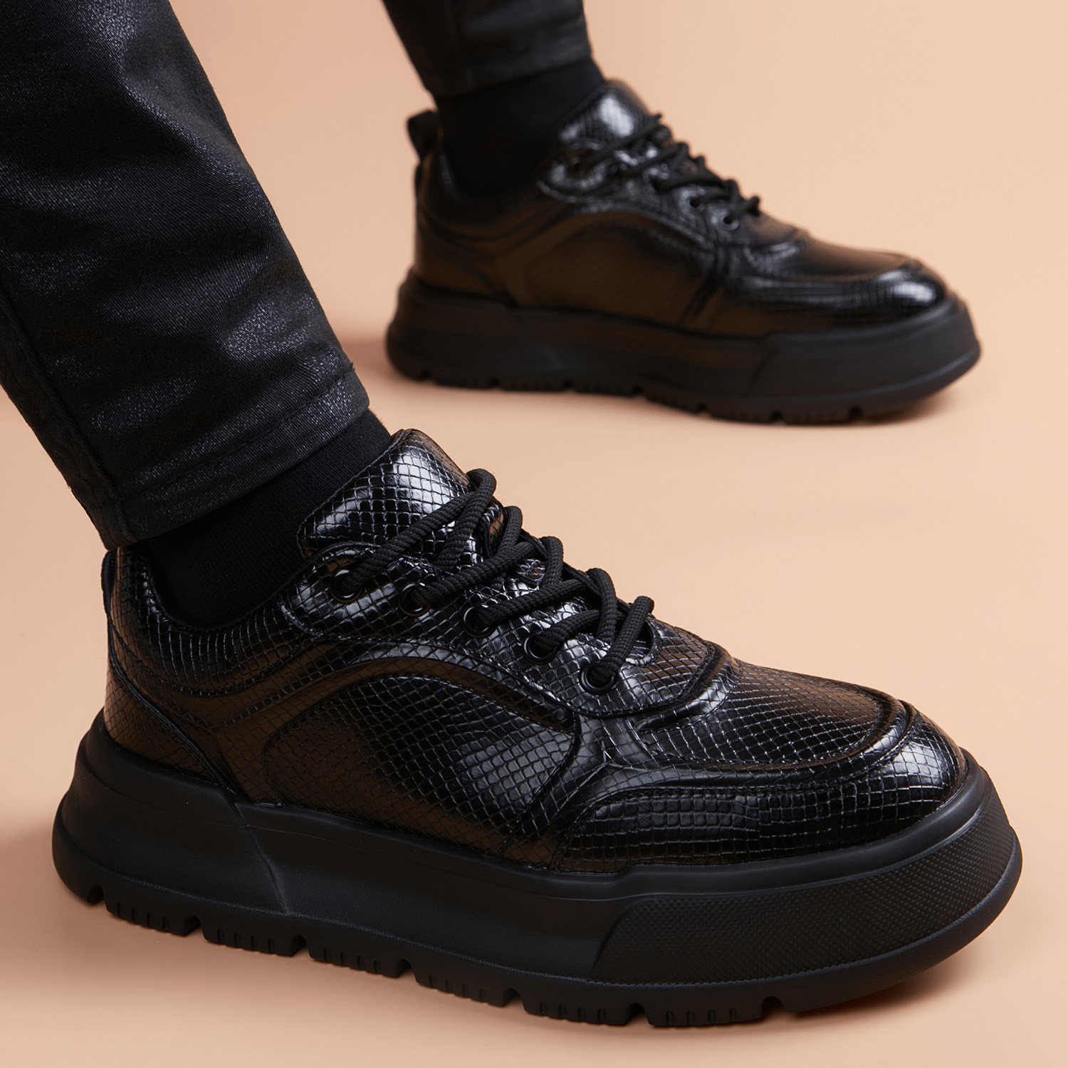 2026新款厚底休闲皮鞋男款运动风圆头百搭增高平底爆款德比鞋子