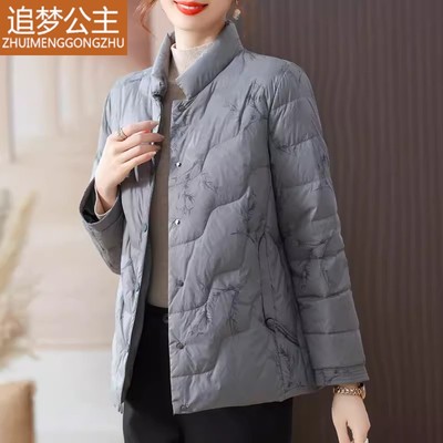 妈妈冬装轻薄羽绒服短款老年人时尚保暖棉袄中老年女冬季洋气外套